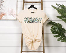 Load image into Gallery viewer, Daisy Name Tee