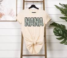 Load image into Gallery viewer, Daisy Name Tee